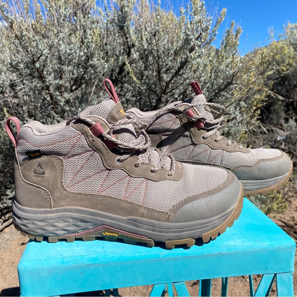 Teva Ridgeview Hiking Boot, Women’s 9.5